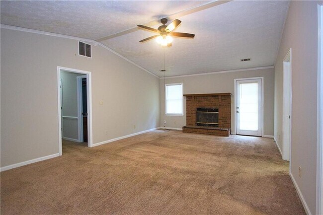 Building Photo - 2421 Sherrie Ln SW