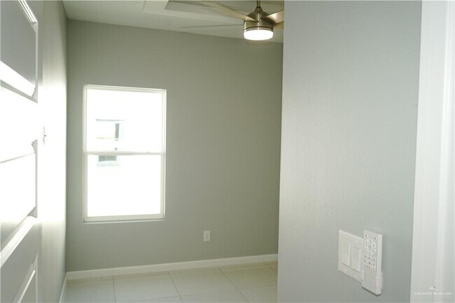 Building Photo - 2113 E San Andrea St