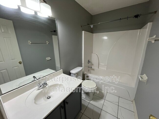Building Photo - 6986 Parkbrook Ln