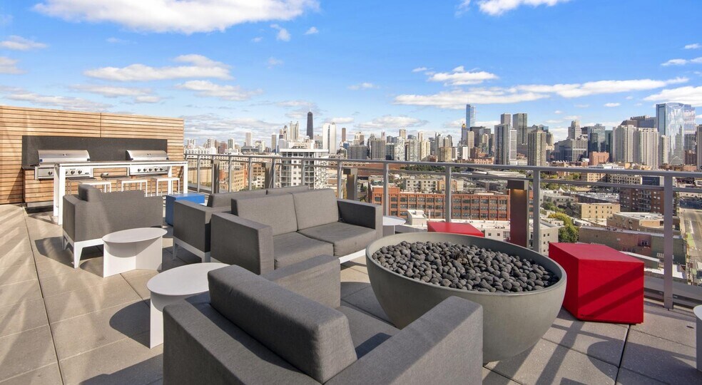 Building Photo - 942 W Huron St