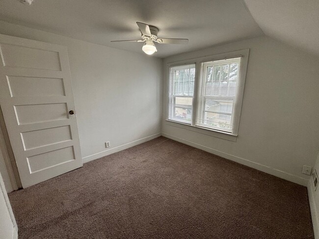 Building Photo - 3 Bedroom 1 Bath House