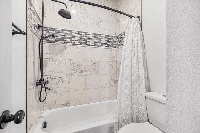 Building Photo - 4746 Post Oak Timber Dr