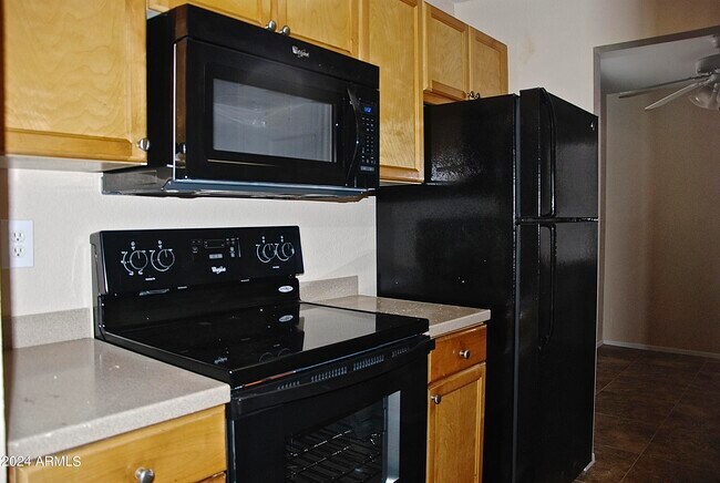 Primary Photo - 7550 N 12th St
