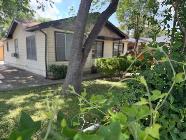 Primary Photo - 602 S San Ignacio Ave