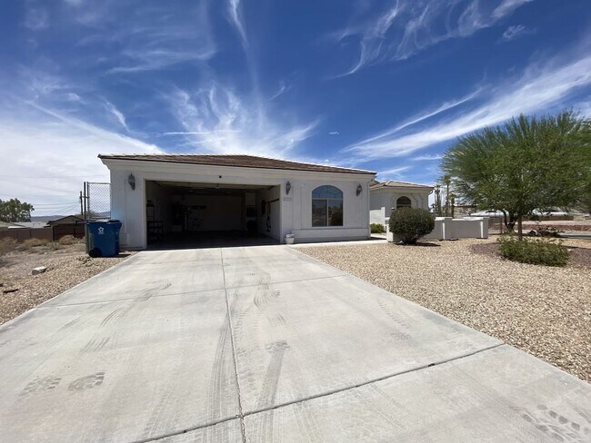 Building Photo - 2237 San Juan Dr