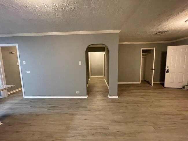 Building Photo - 2330 Cedar Dr