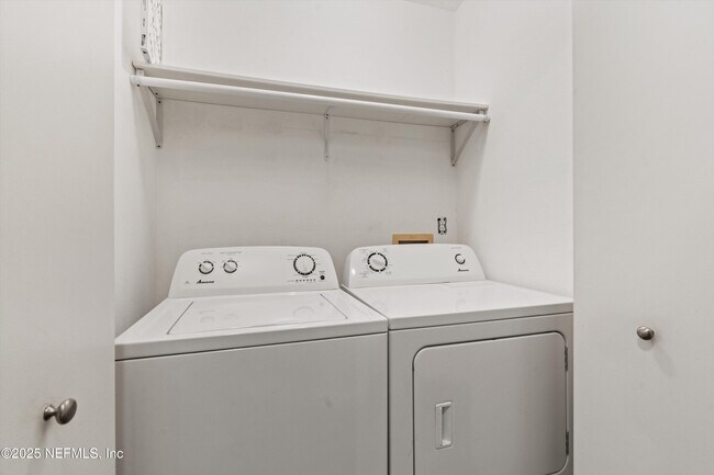 Building Photo - 1655 The Greens Way