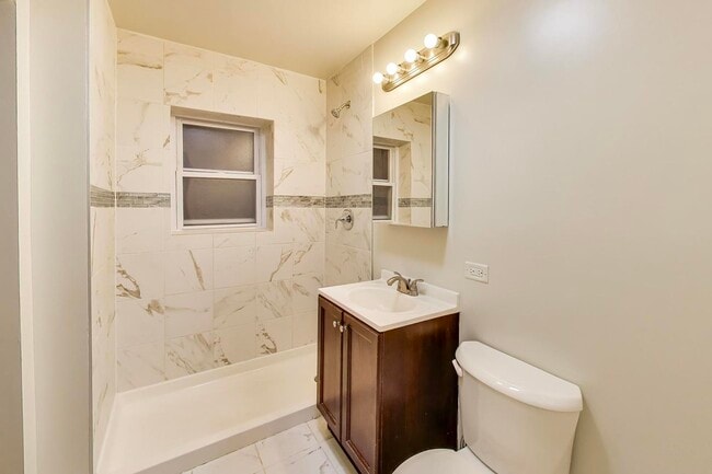 Building Photo - 3080 N Davlin Ct
