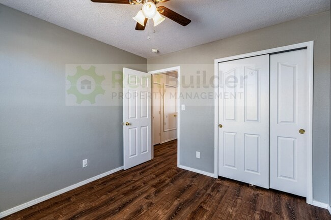 Building Photo - THIS ONE WILL GO FAST!