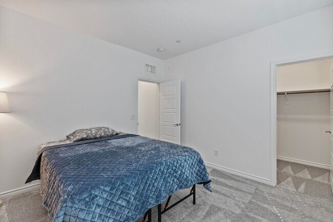 Building Photo - Desirable Inspirada Next-Gen Home! 4 Bedro...