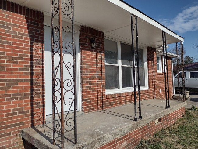 Building Photo - 15 Strassbourg Rd