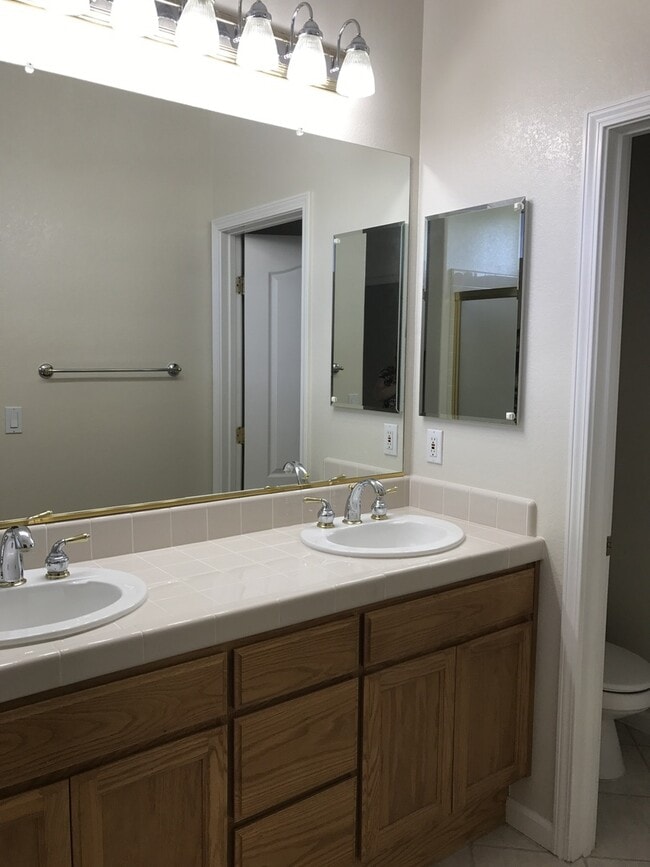 Building Photo - 2042 Rummel Ct