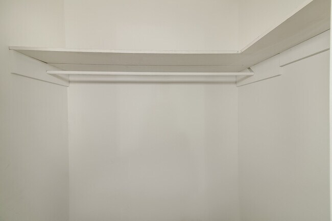 Building Photo - 528 Parlock Road