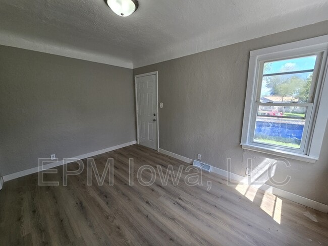 Building Photo - 634 Englewood Ave