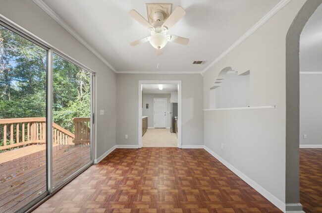 Building Photo - 3 Bedroom 2 Bathroom Single Family Home located in NW Tallahassee!