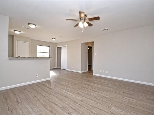Building Photo - 5502 Rose Hill Cir