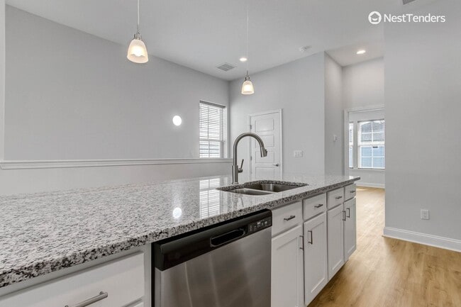 Building Photo - Amelia Island Coastal Charmer!