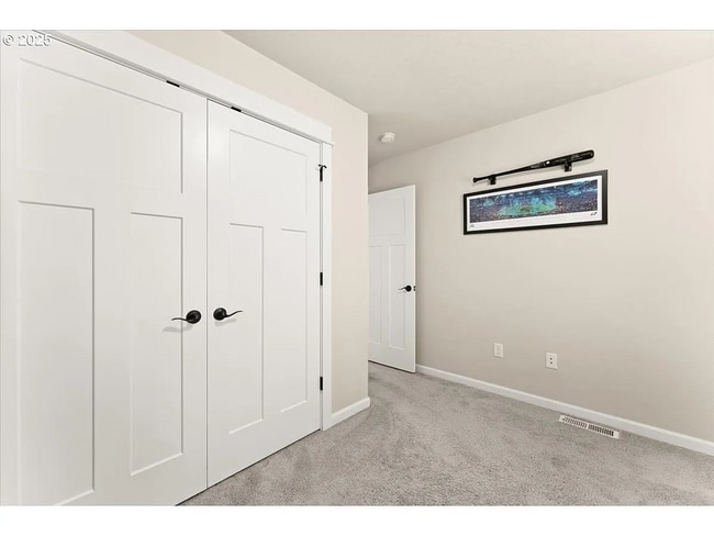 Building Photo - Modern Comfort Meets Convenience in Happy ...