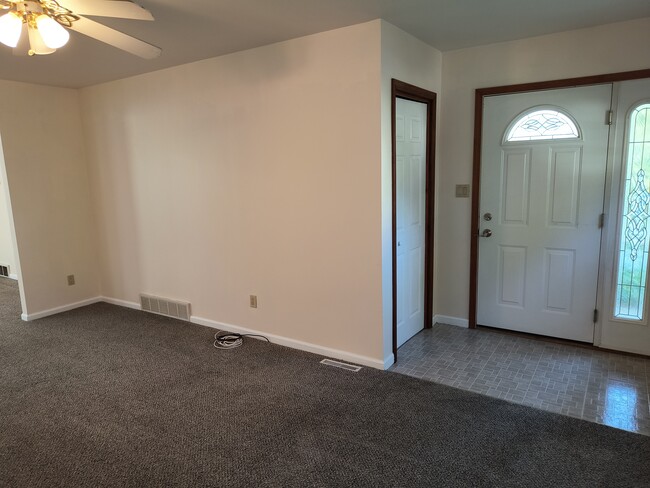 Building Photo - 11 Cottage Pl