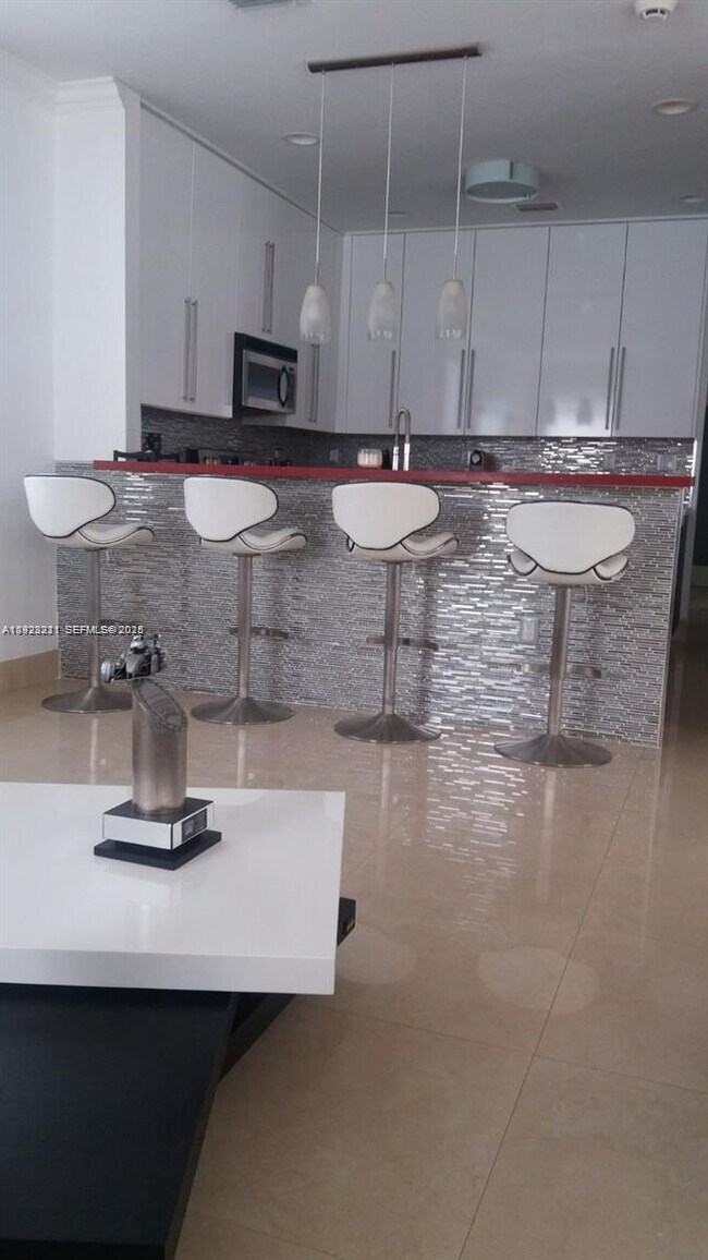 Building Photo - 7903 NW 111th Ct