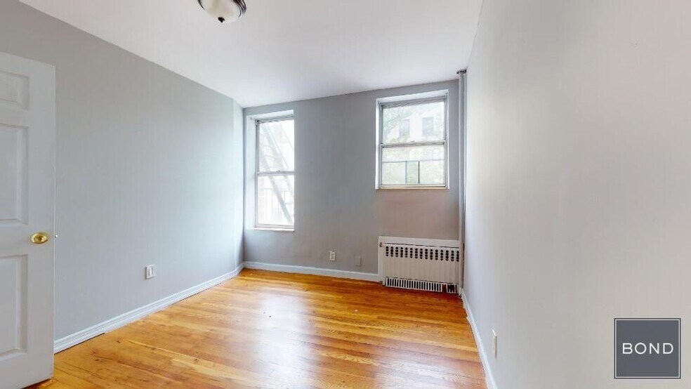 Building Photo - 354 E 19th St