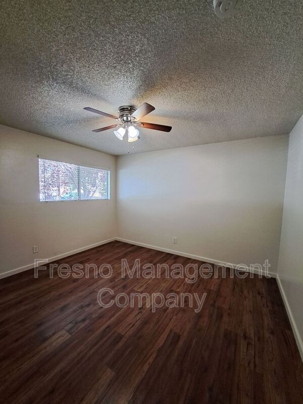 Building Photo - 122 N College Ave
