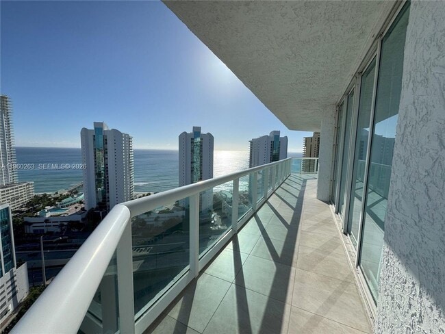 Building Photo - 16400 Collins Ave