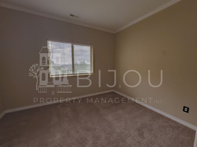 Building Photo - 1695 Little Bear Creek Point