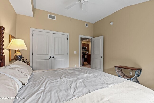 Building Photo - 945 Registry Blvd