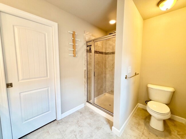 Building Photo - Gorgeous Home in Town Center Virginia Beach!