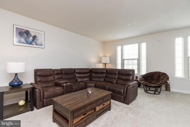 Building Photo - 10605 Brewerton Ln