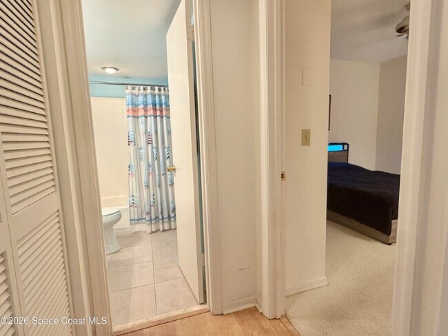 Building Photo - 6175 S Mirror Lake Dr