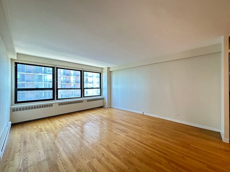Building Photo - 4180 N Marine Dr