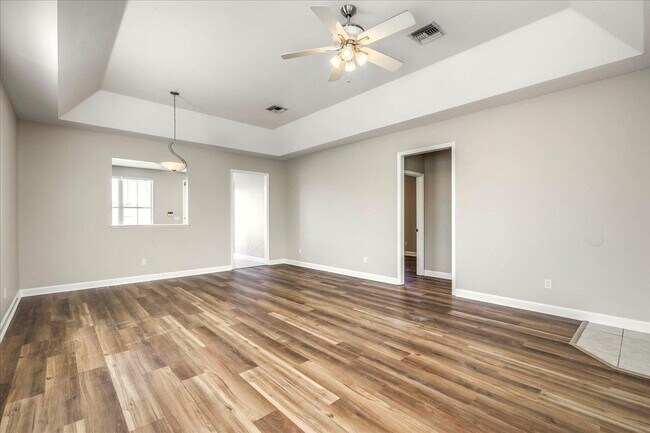 Building Photo - 3570 Four Oaks Blvd