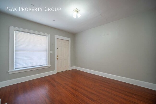 Building Photo - 1451 N 6th St