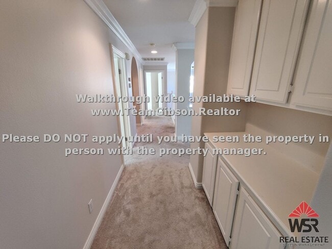 Building Photo - Beautiful 4 bedroom / 3 bathroom home