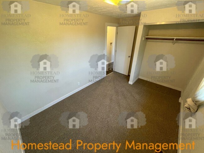 Building Photo - 130 Cottonwood Ct