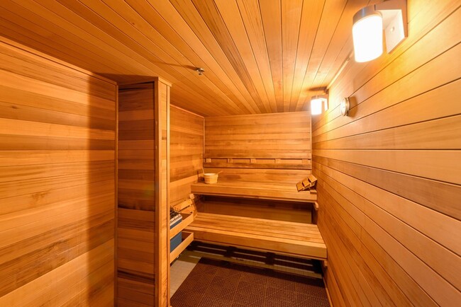 Building Photo - 341 Monmouth St