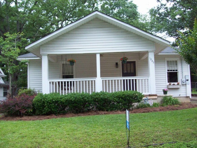 Building Photo - 1825 Thompson Ave