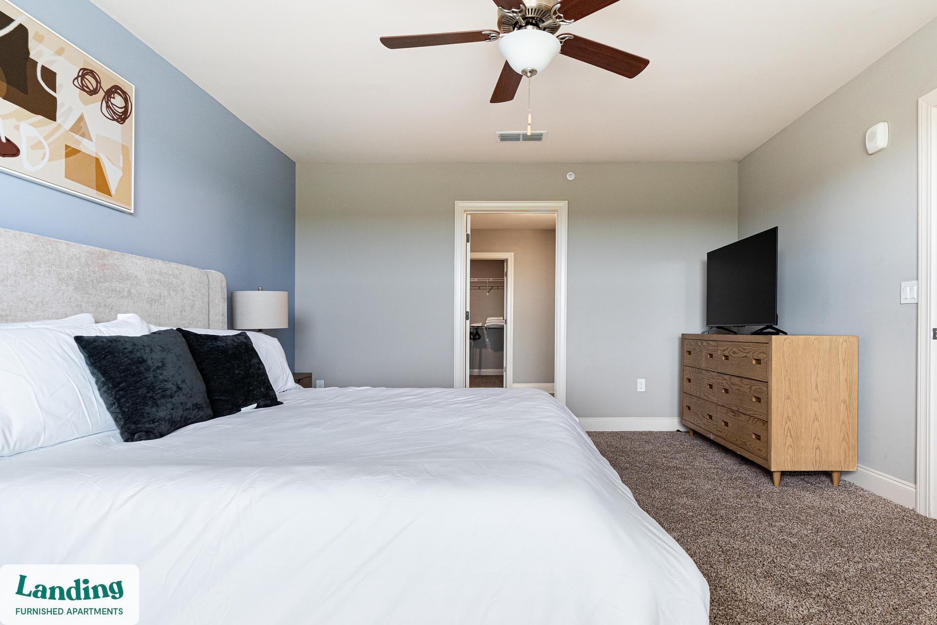 Building Photo - 305 Laredo Dr