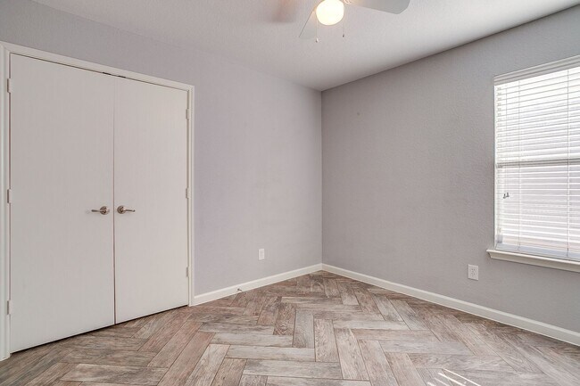 Building Photo - Amazing Rental Home- 3 Bed, 2 Bath Home in...