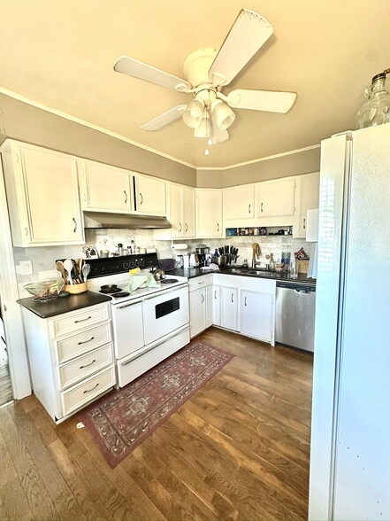 Building Photo - 510 Auburndale Ave