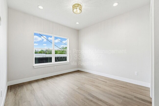 Building Photo - 4338 Greentrail