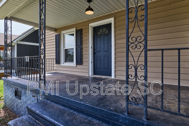 Building Photo - 79 Allen St