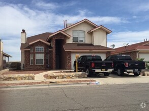 Building Photo - Northeast El Paso 3 Bed w/bonus loft!
