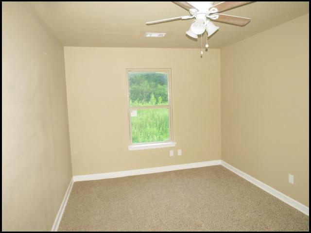 Building Photo - 185 Charles Dr