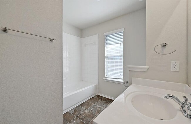 Building Photo - 9201 Brodie Ln