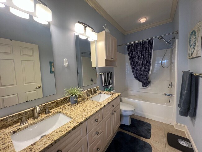 Building Photo - Myrtle Beach - 2 Bedroom / 2 Bath Furnished Condo