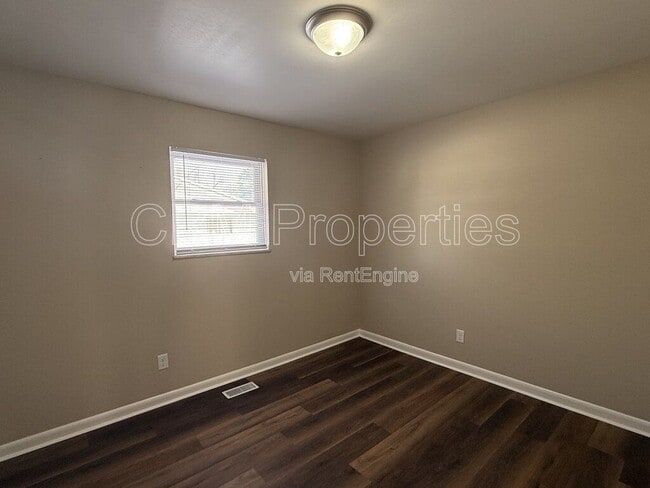 Building Photo - 7134 E 18th St