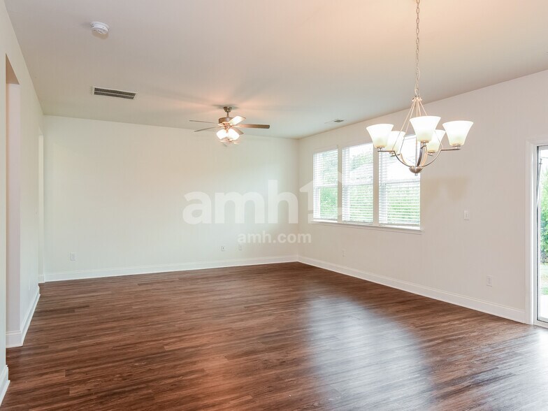 Building Photo - 205 Rivulet Dr